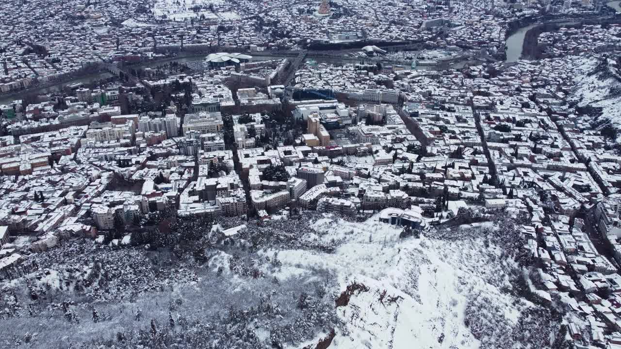 下雪的城市空中视频素材