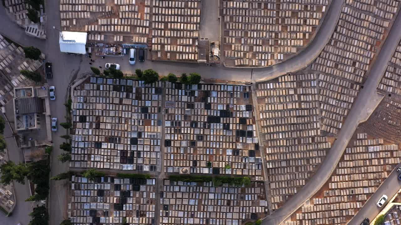 Givat Shaul耶路撒冷最大的墓地，Aerial视频素材