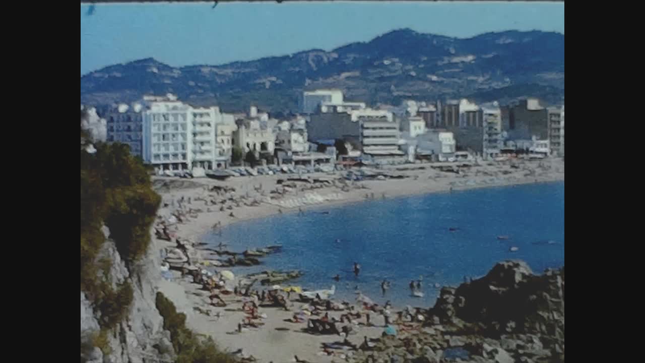 Spain 1965年，在mar coast view视频素材