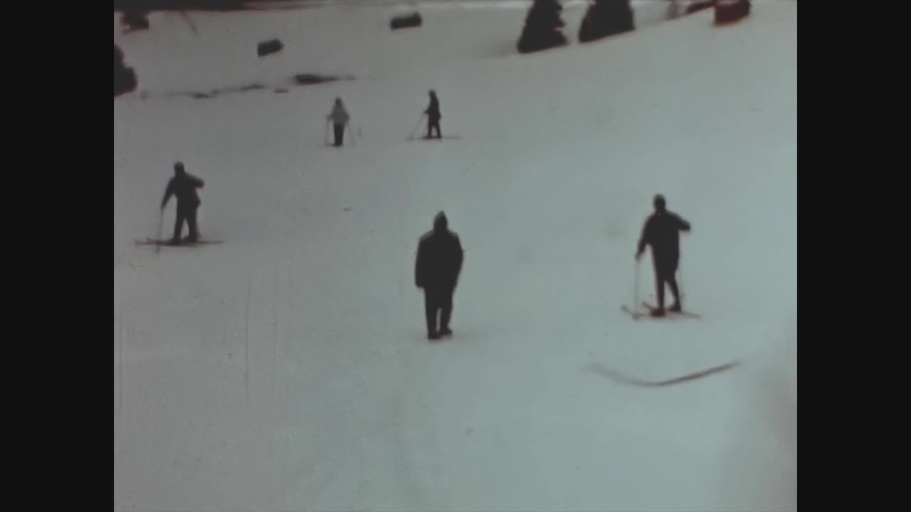 奥地利，1964年，人们在蒂罗尔滑雪视频素材