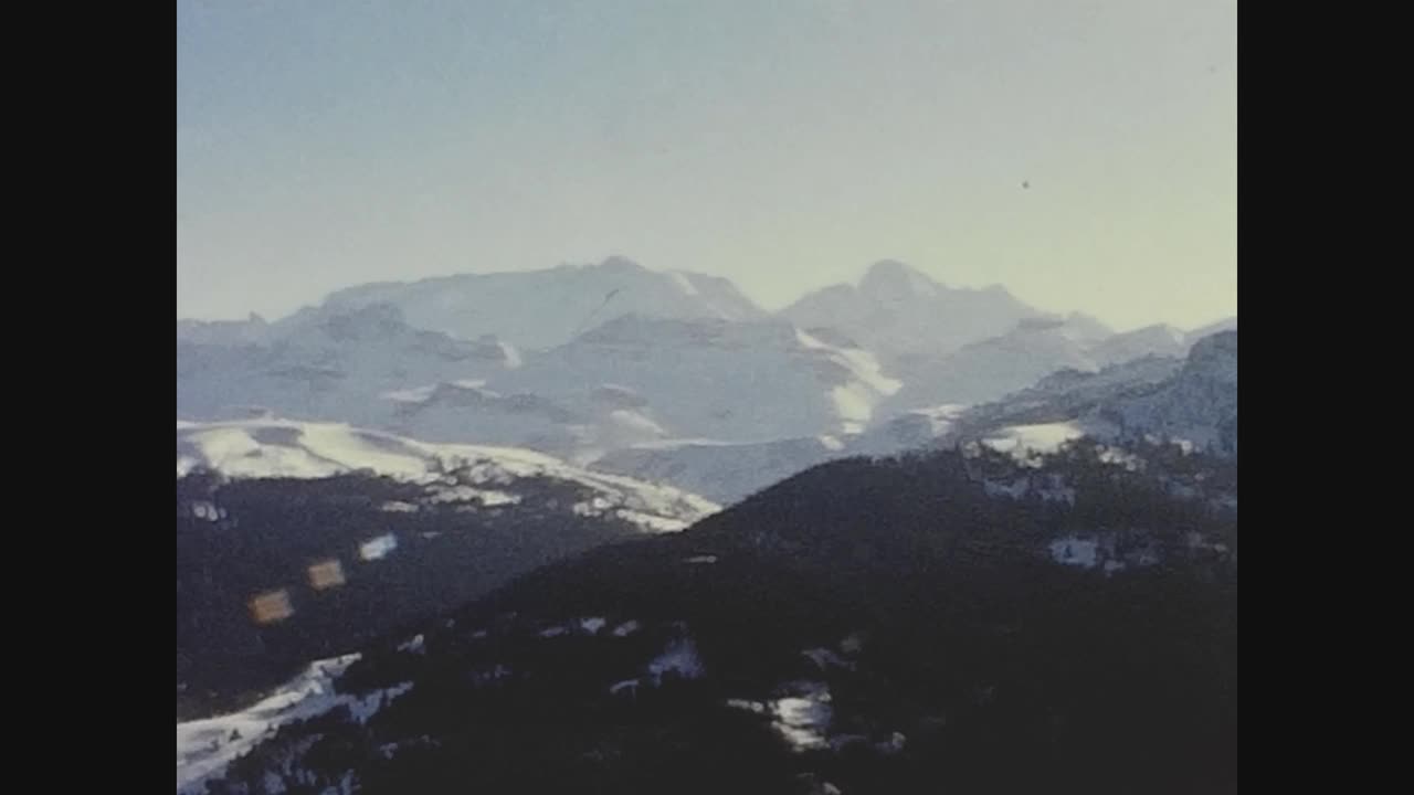 1967年，意大利白云石的雪景视频素材