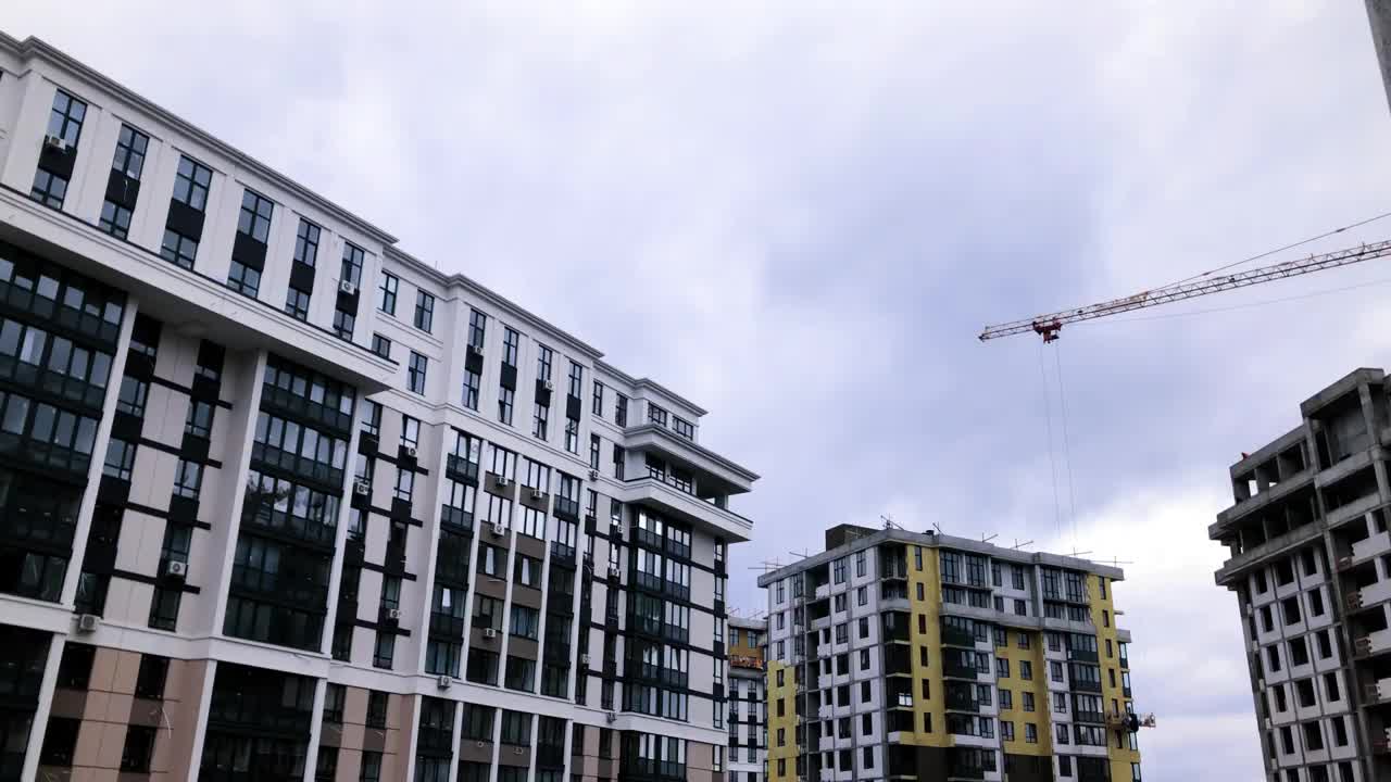 在风景如画的地区建设住宅视频素材