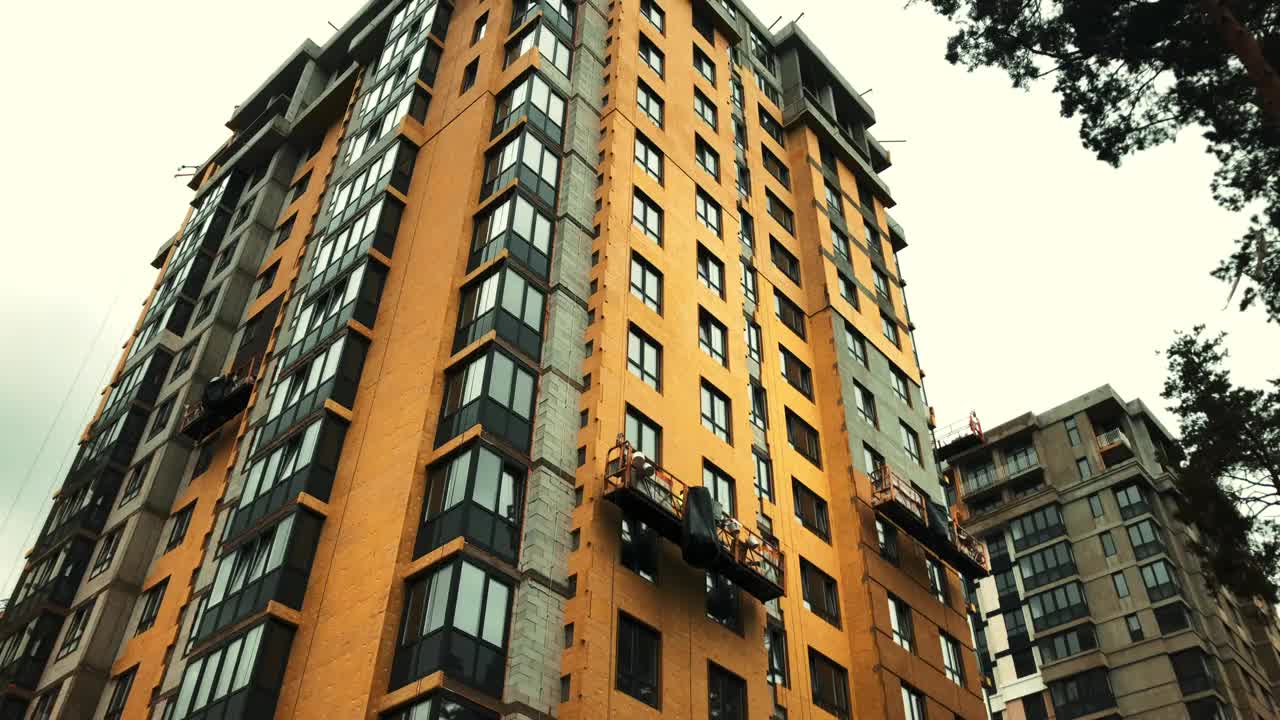 在风景如画的地区建设住宅视频下载