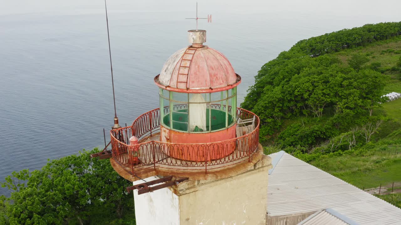 日本海沿岸的灯塔视频素材