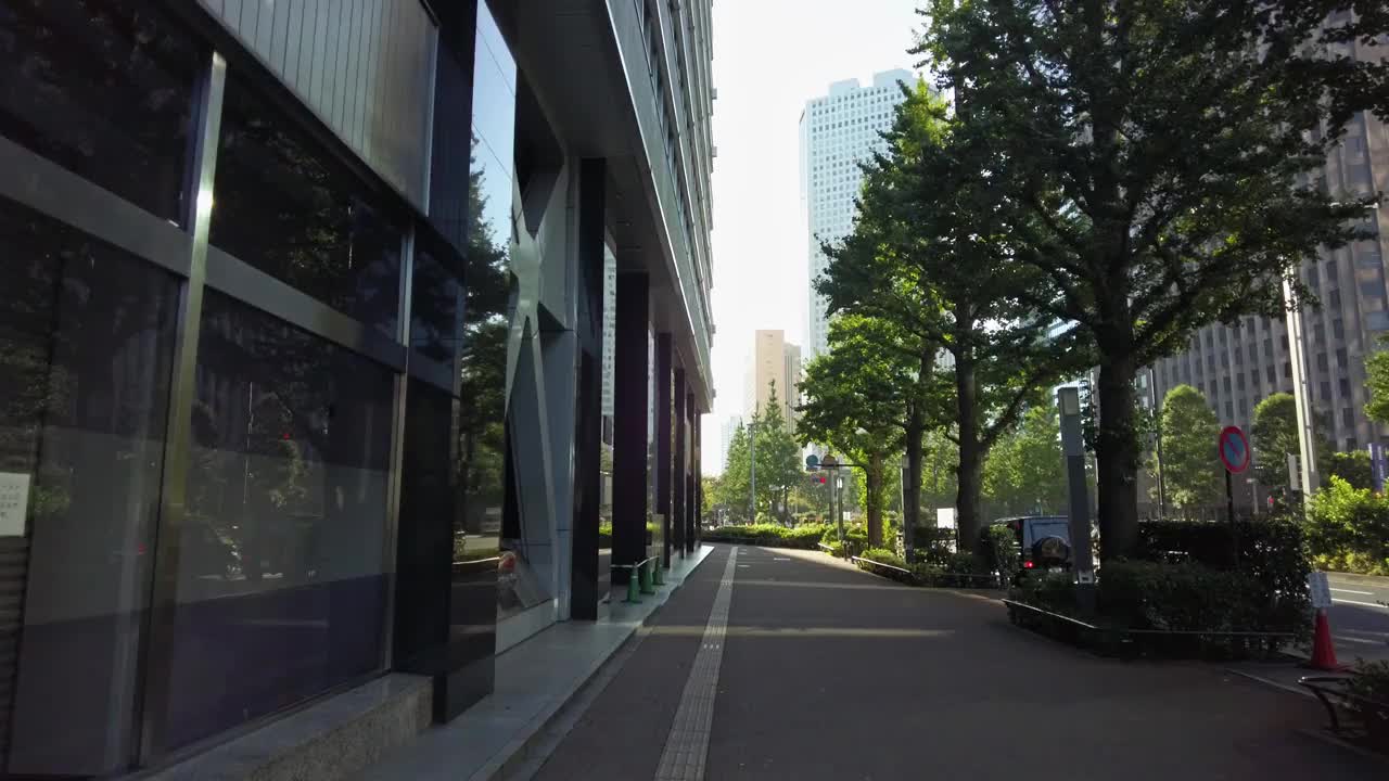 东京新宿区西新宿摩天大楼街景视频素材