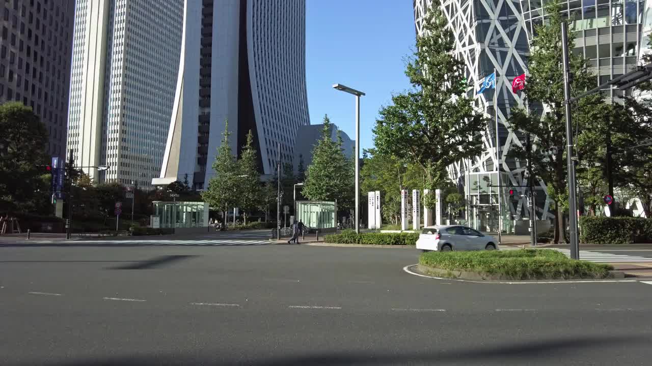 东京新宿区西新宿摩天大楼街景视频素材