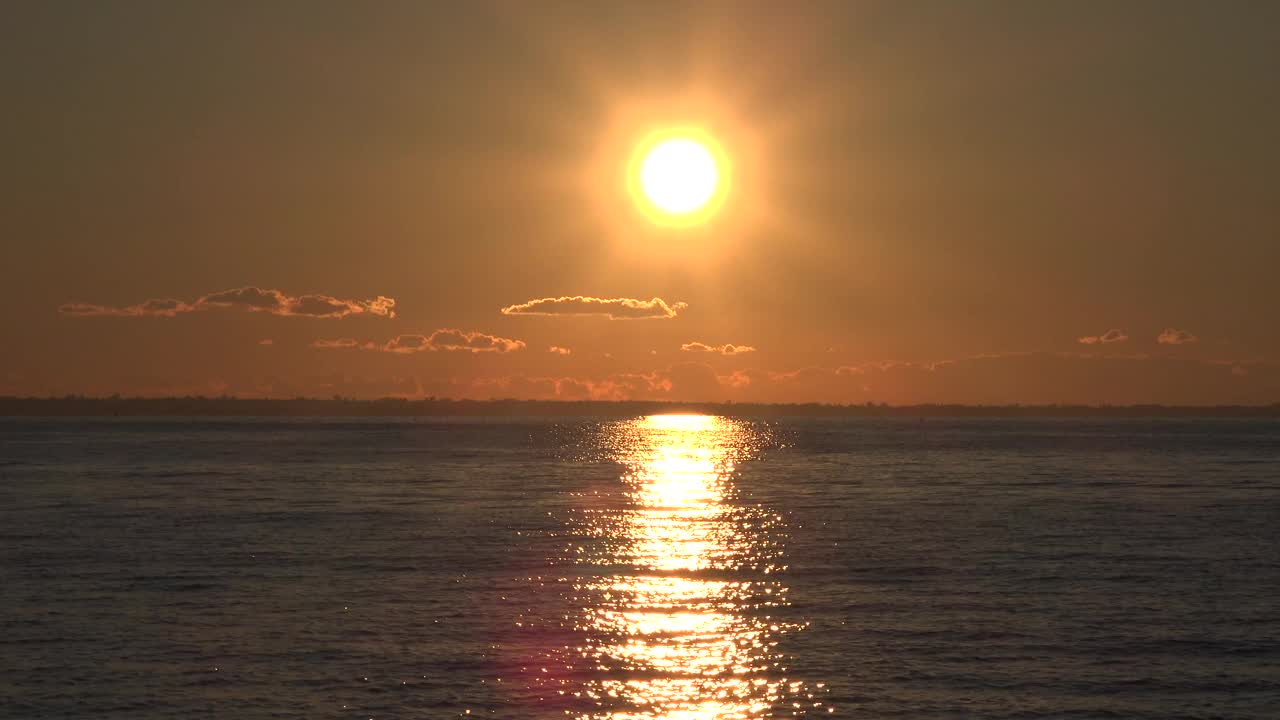 海边美丽的日落视频素材