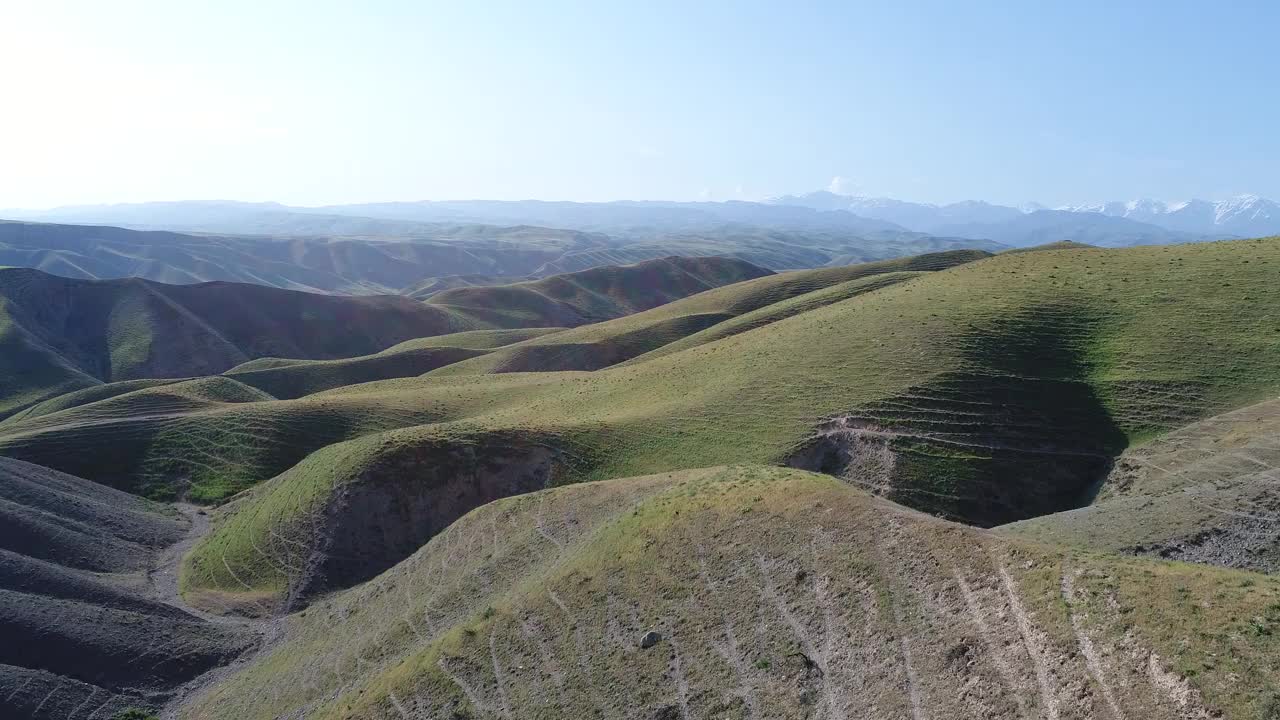 塔什干地区美丽山脉的全景图。Zamin。视频素材