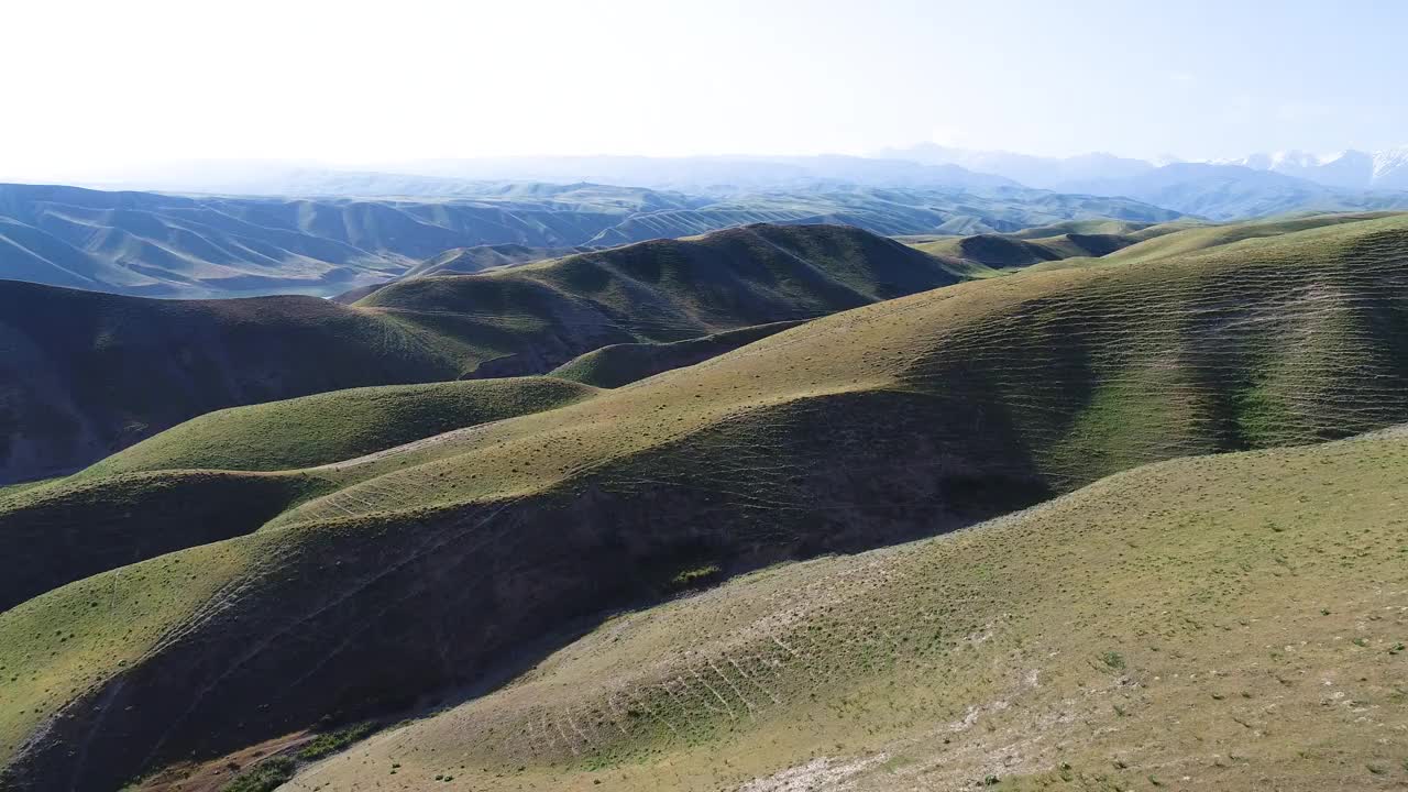 塔什干地区美丽山脉的全景图。Zamin。视频素材