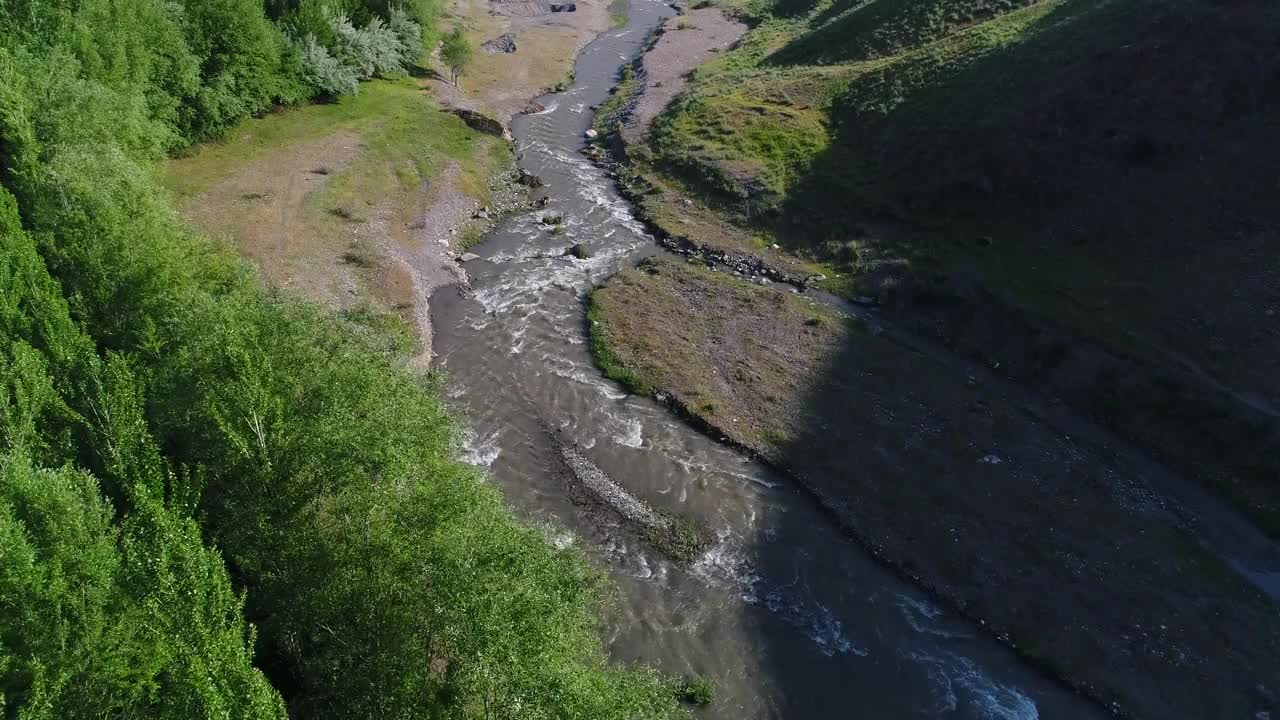 塔什干地区美丽山脉的全景图。Zamin。视频素材