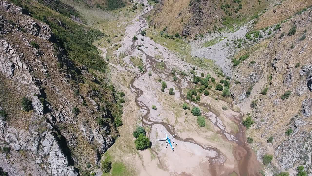 塔什干地区美丽山脉的全景图视频下载