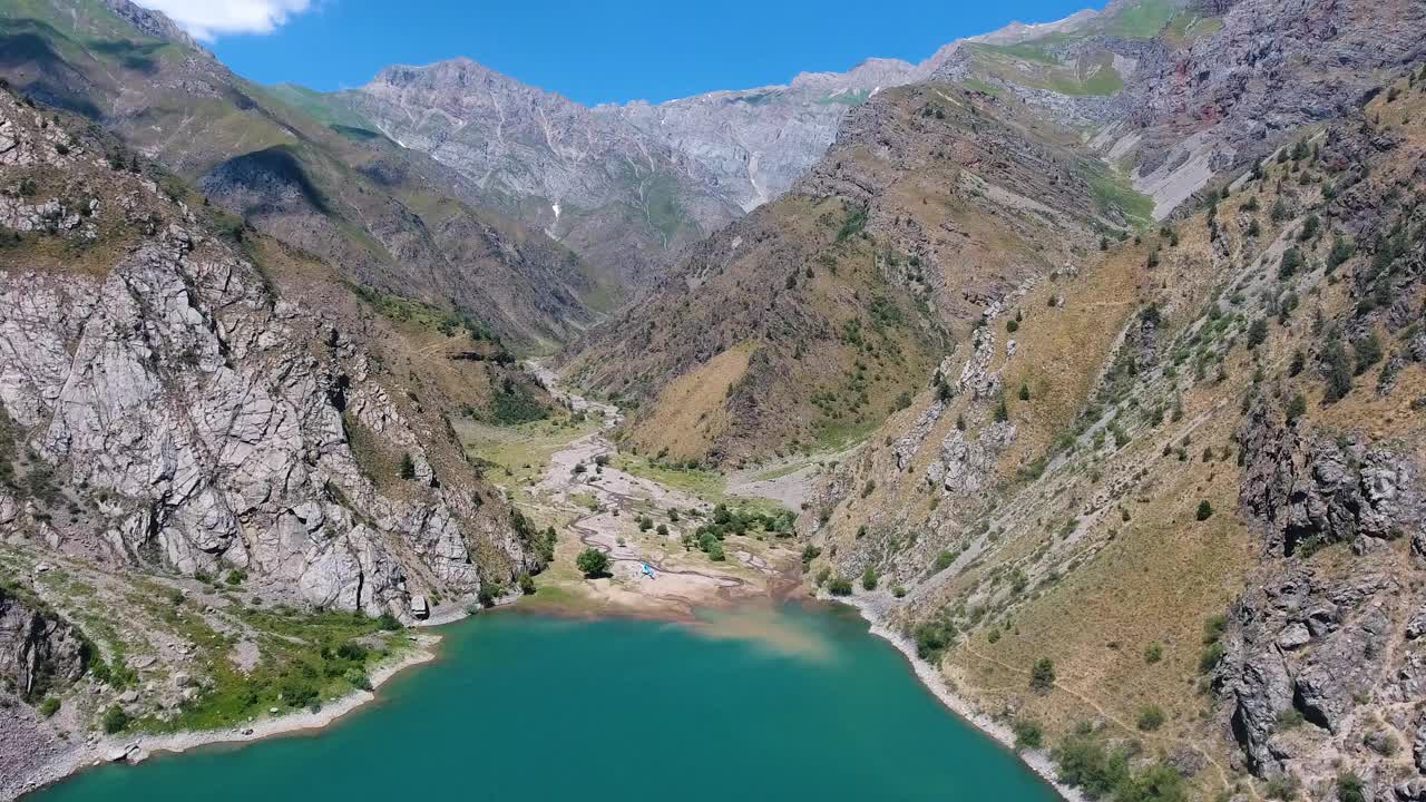 塔什干地区美丽山脉的全景图视频下载