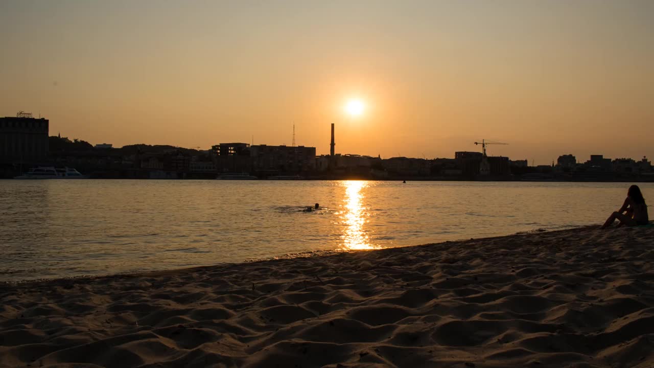 特鲁哈诺夫岛的夏日日落视频素材