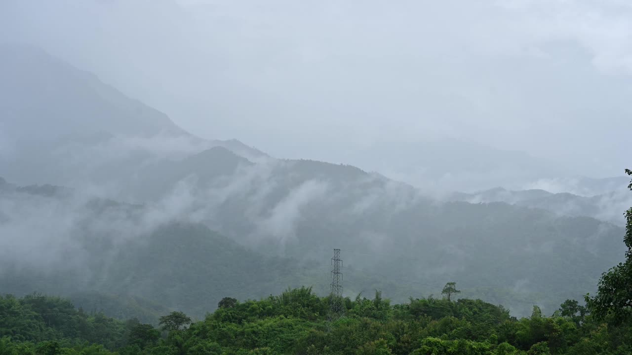 山景，雨天雾蒙蒙视频素材