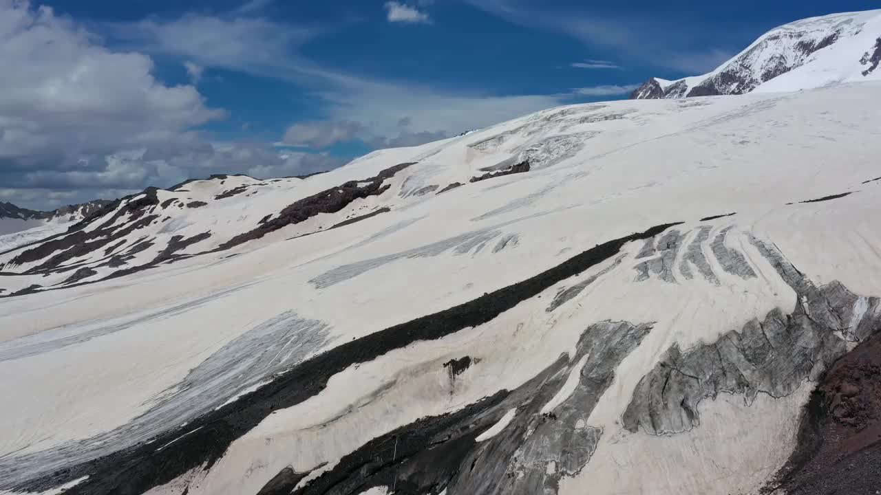 鸟瞰高加索雪山视频素材