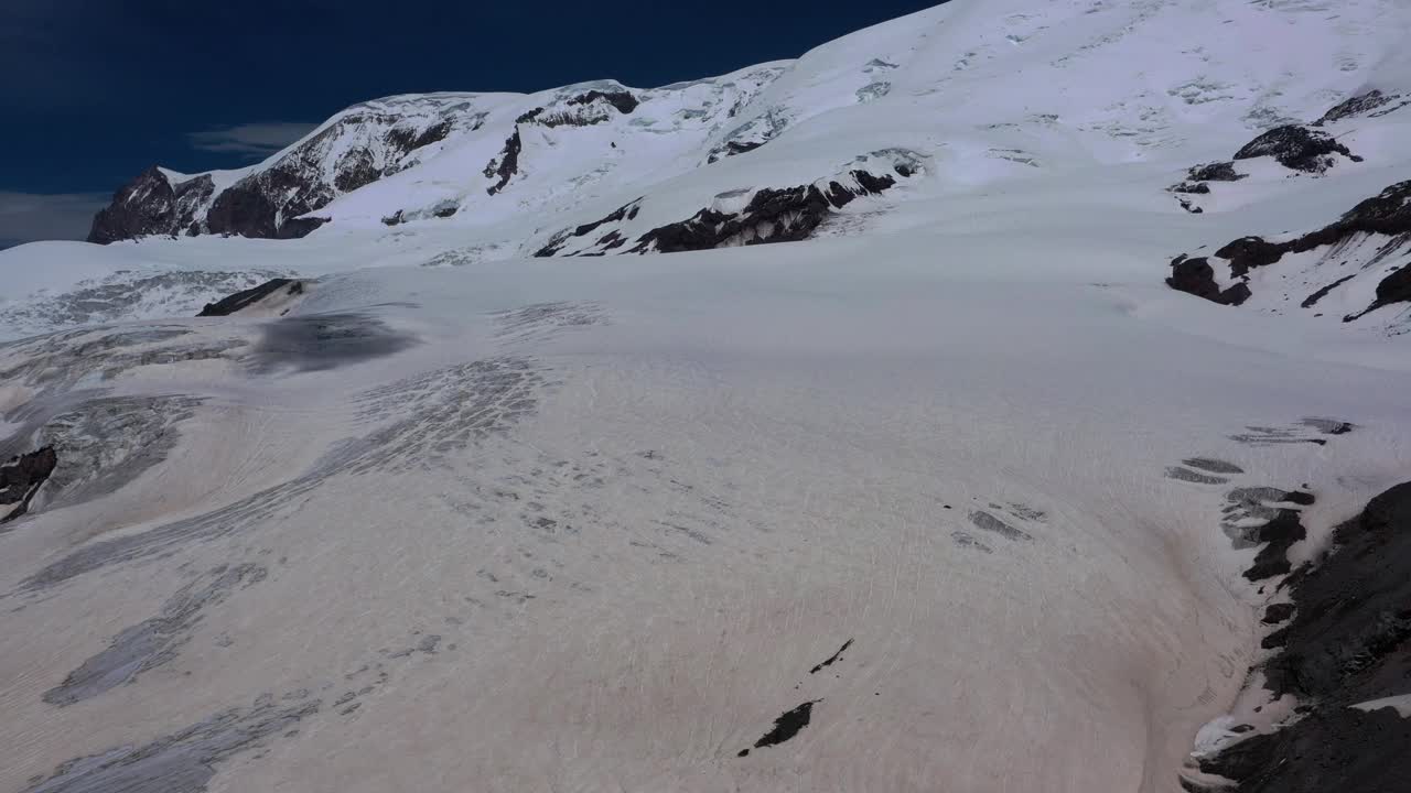 鸟瞰高加索雪山视频素材