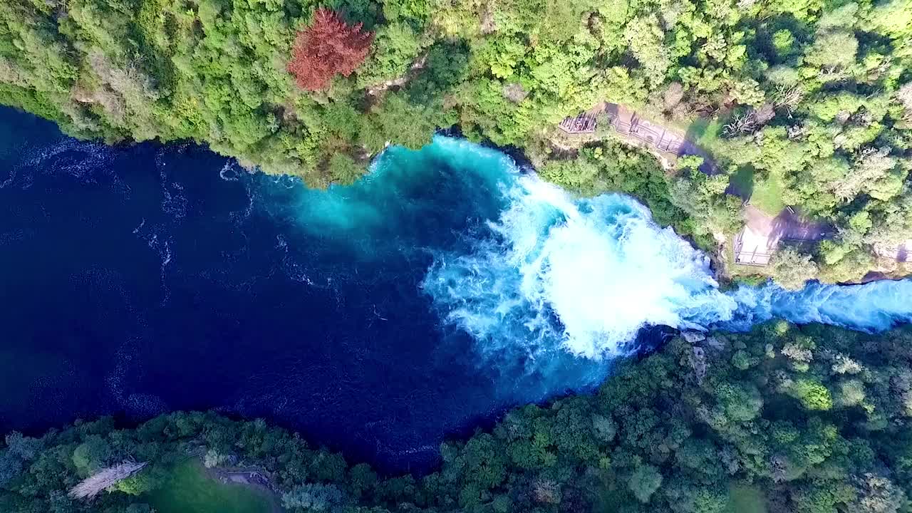 胡卡瀑布在怀卡托河，陶波-新西兰视频素材