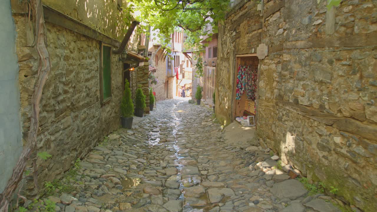 土耳其布尔萨的库马利基兹克村。视频素材