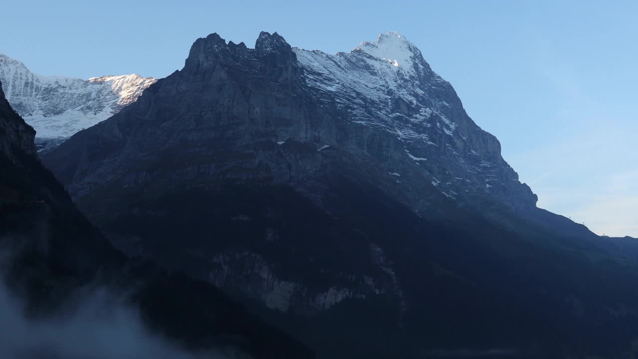 艾格尔北脸和格林德沃山谷的风景视频素材