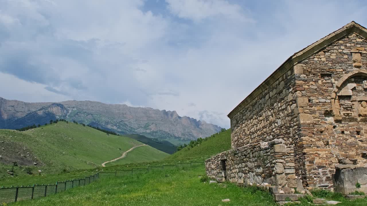 印古什的Tkhaba Yerdy中世纪寺庙视频素材