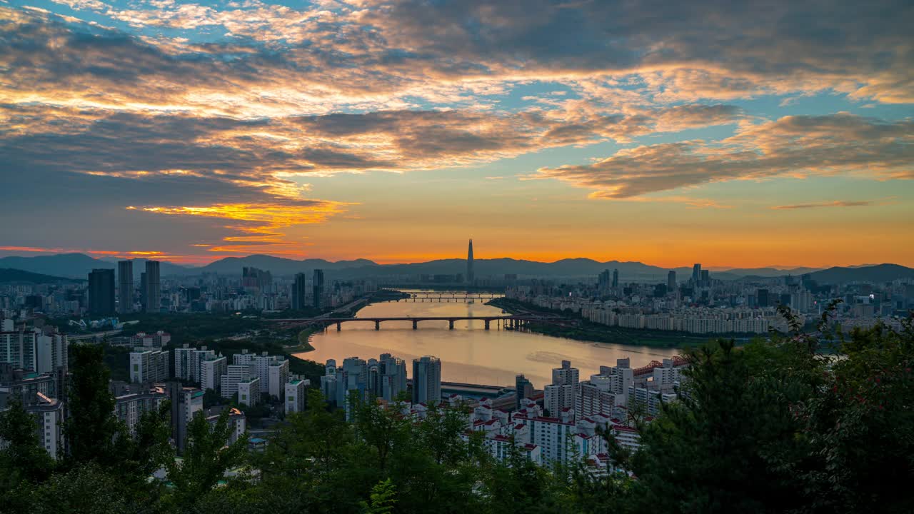 清晨，韩国首都韩国的天际线日出视频素材