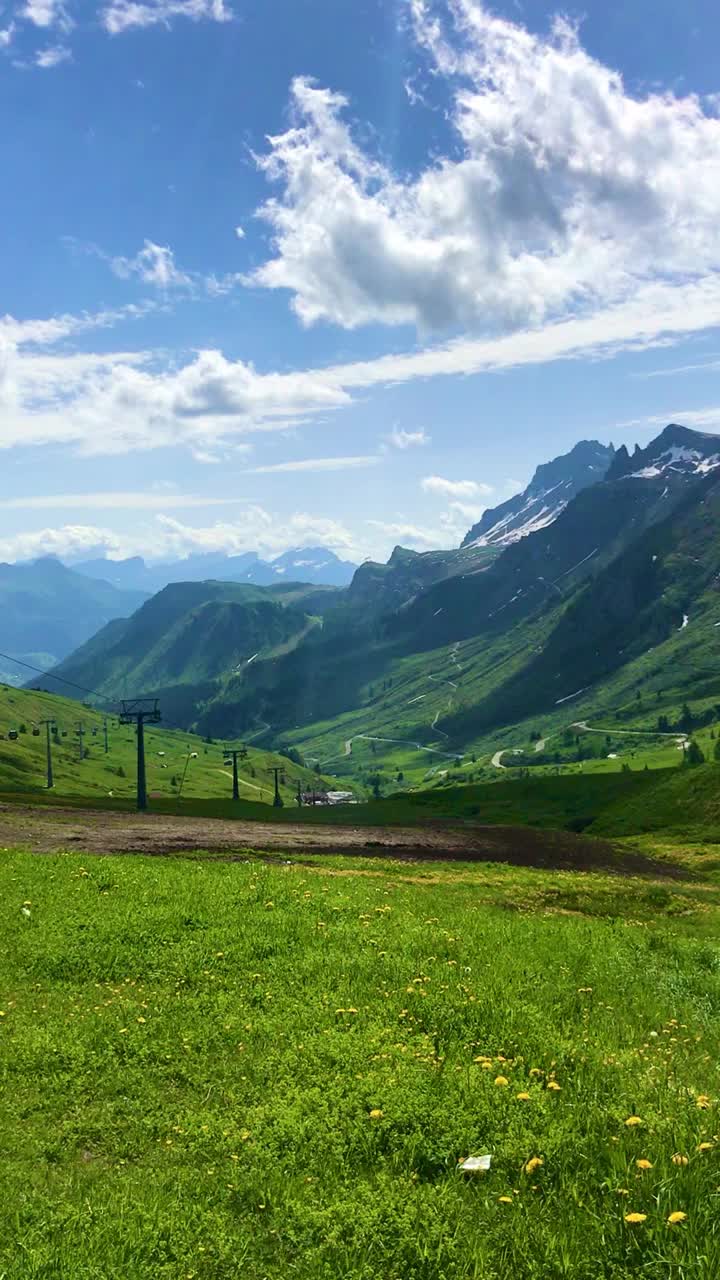 白云石的山脉和山谷视频素材