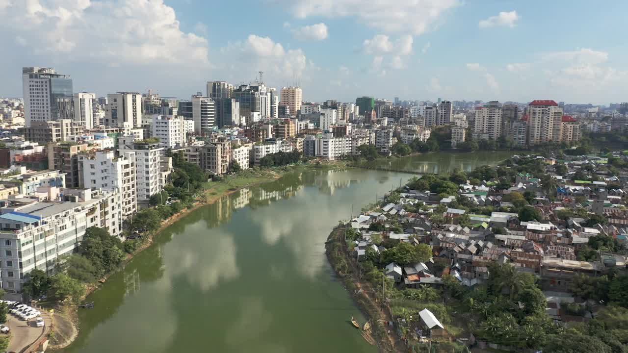 无人机拍摄的孟加拉达卡巴纳尼湖日落视频视频下载