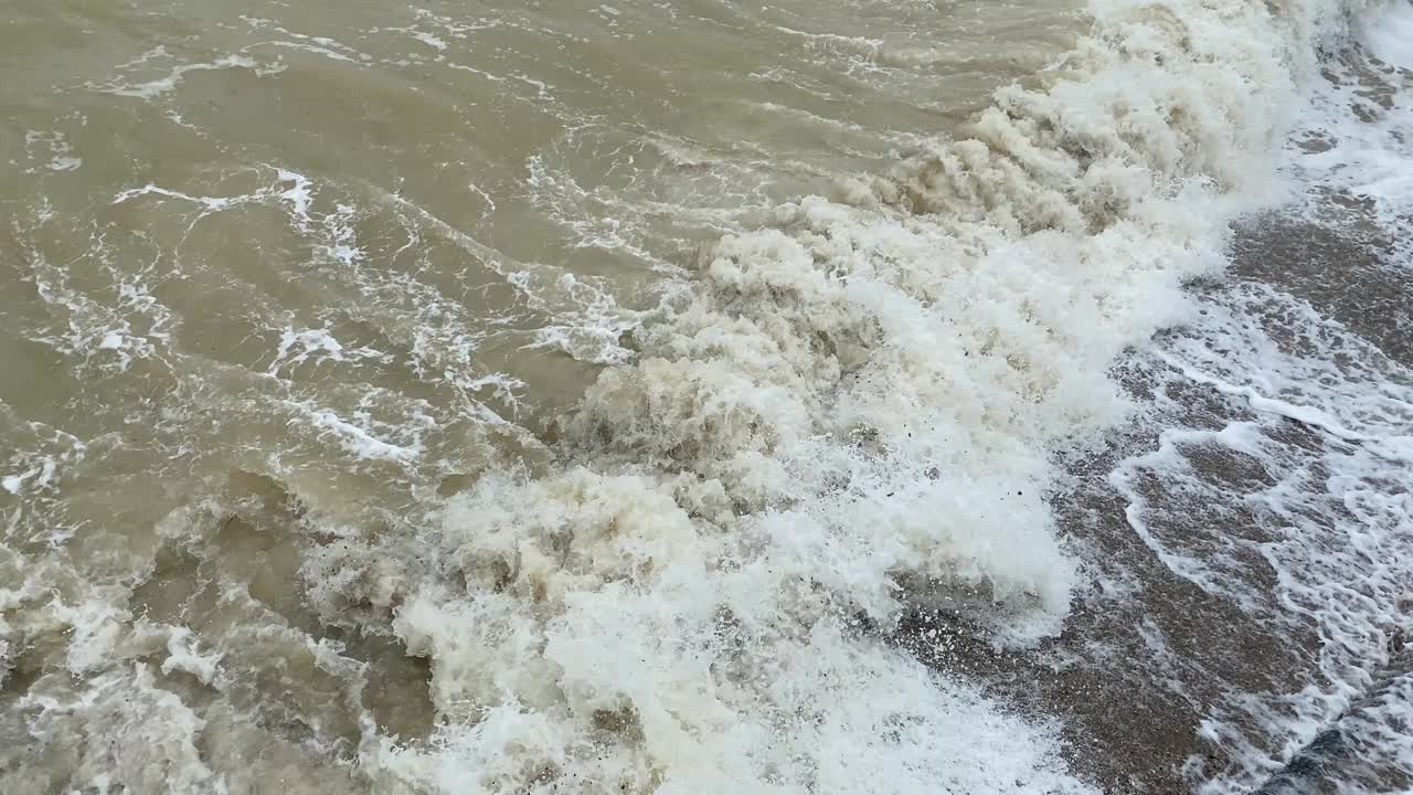 可以看到暴风雨的海景视频素材