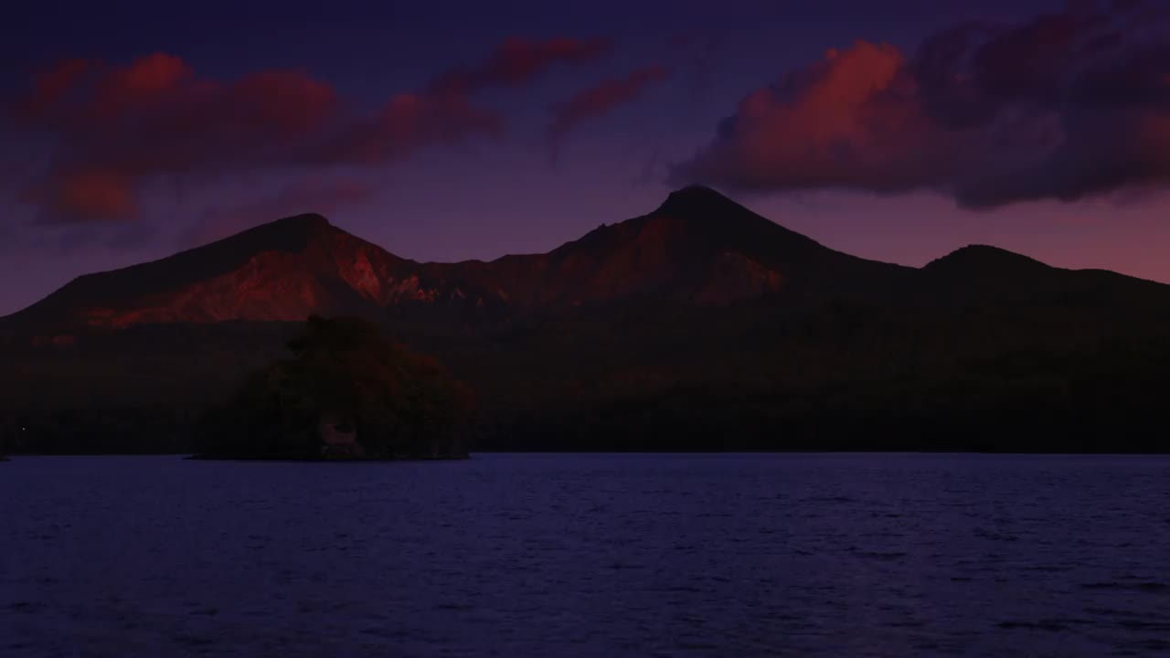 黄昏时分，福岛县的万代山和海原湖视频素材