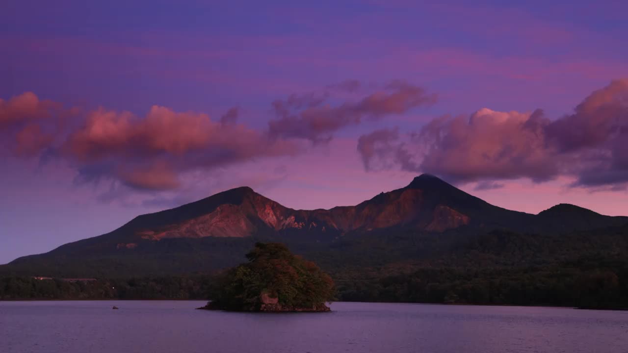 黄昏时分，福岛县的万代山和海原湖视频素材