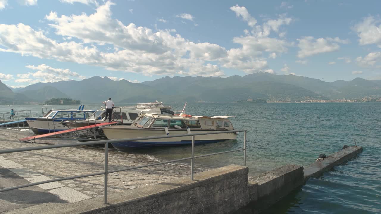 船，马焦雷湖岸边。视频素材