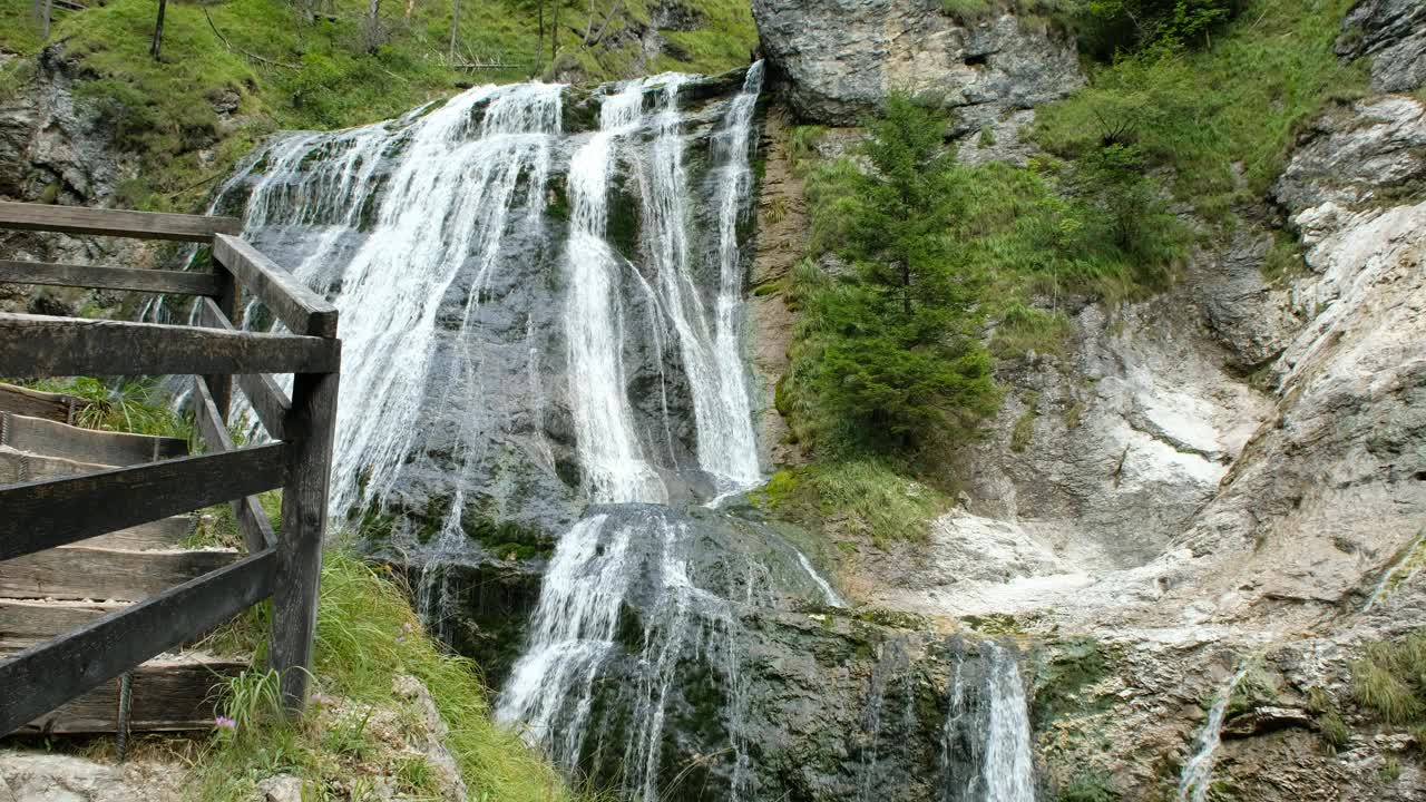 流水流。4 k视频素材