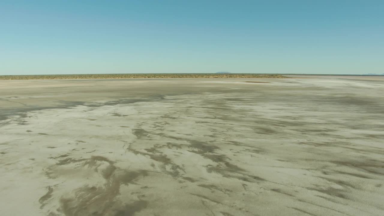 阿玛迪斯盆地航空盐湖艾尔斯岩石澳大利亚视频素材