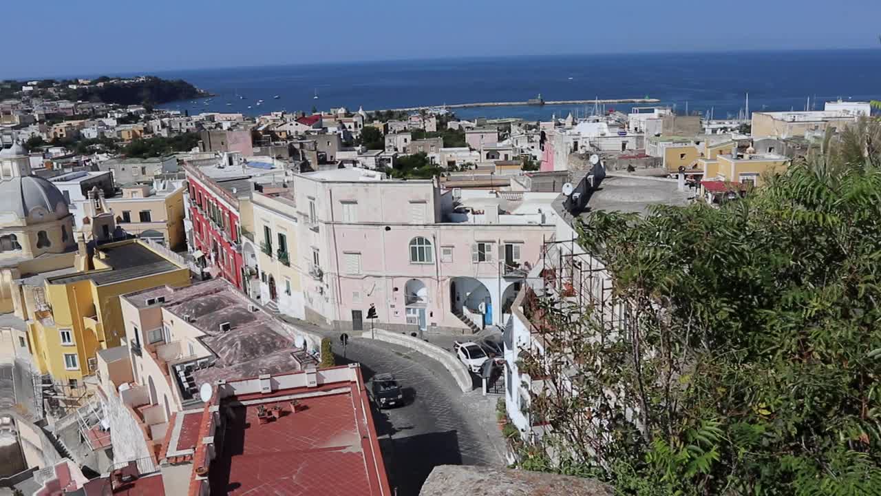 Procida -从古代监狱俯瞰岛屿视频素材