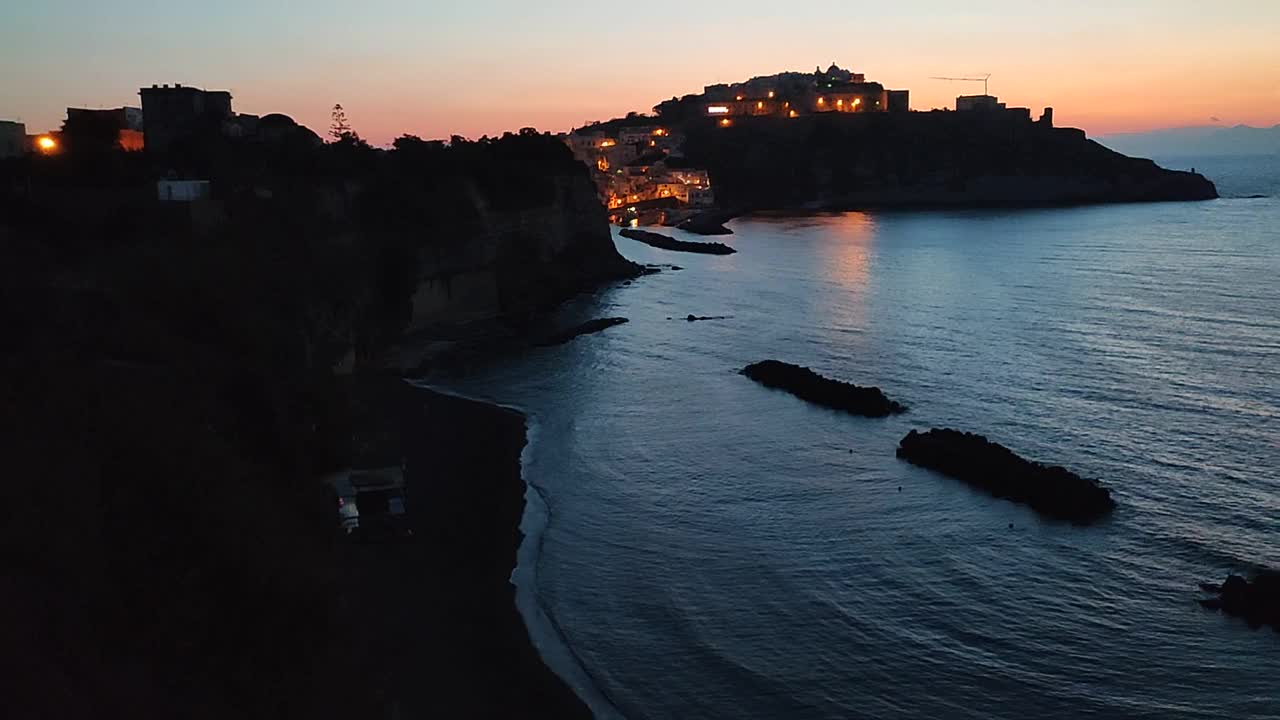 Procida - Corricella海湾的概述在黎明视频素材