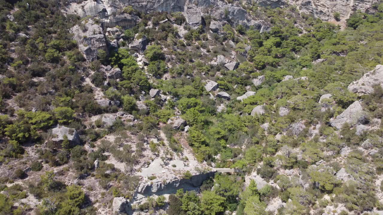 鸟瞰克里特岛草甸山脉景观，希腊。视频素材