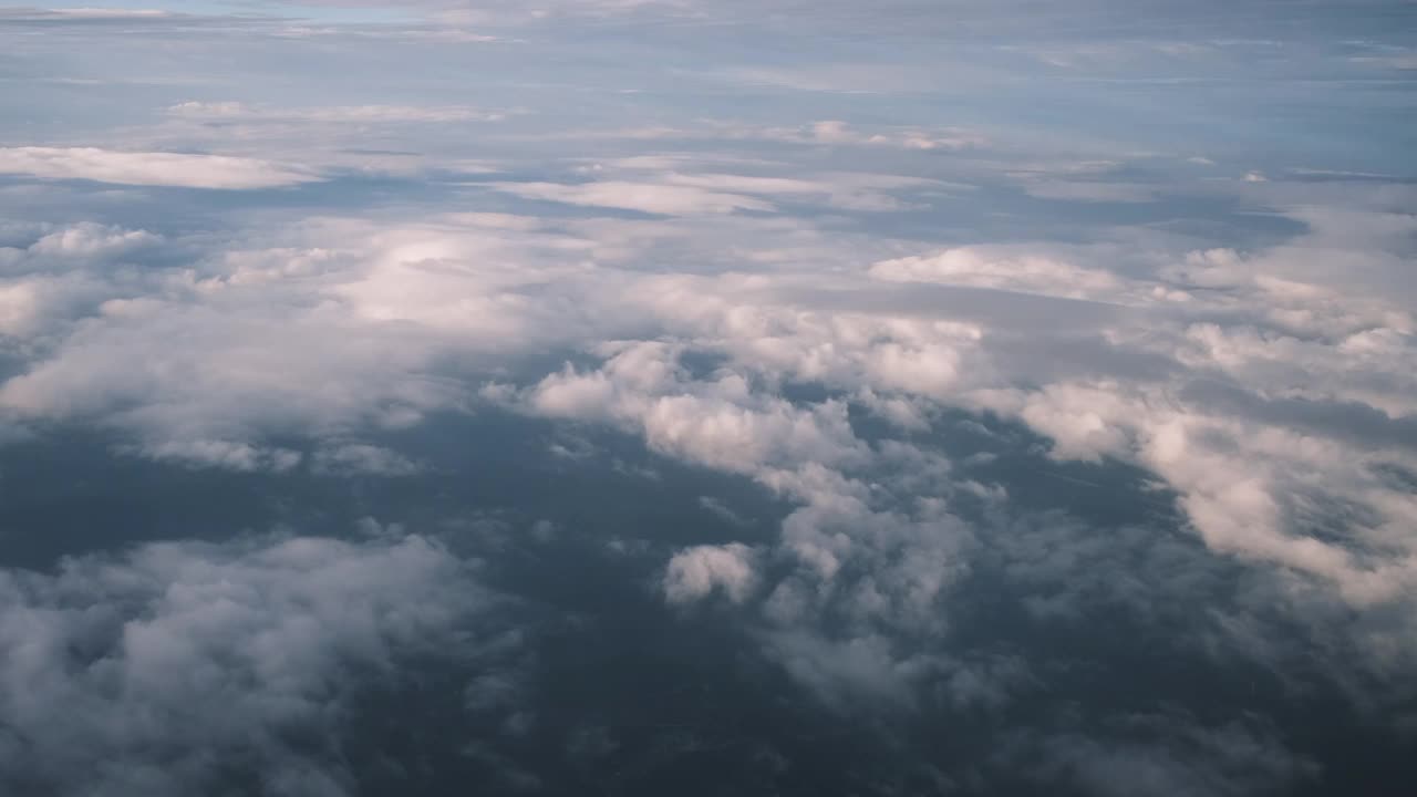 云层之上的风景视频片段视频素材