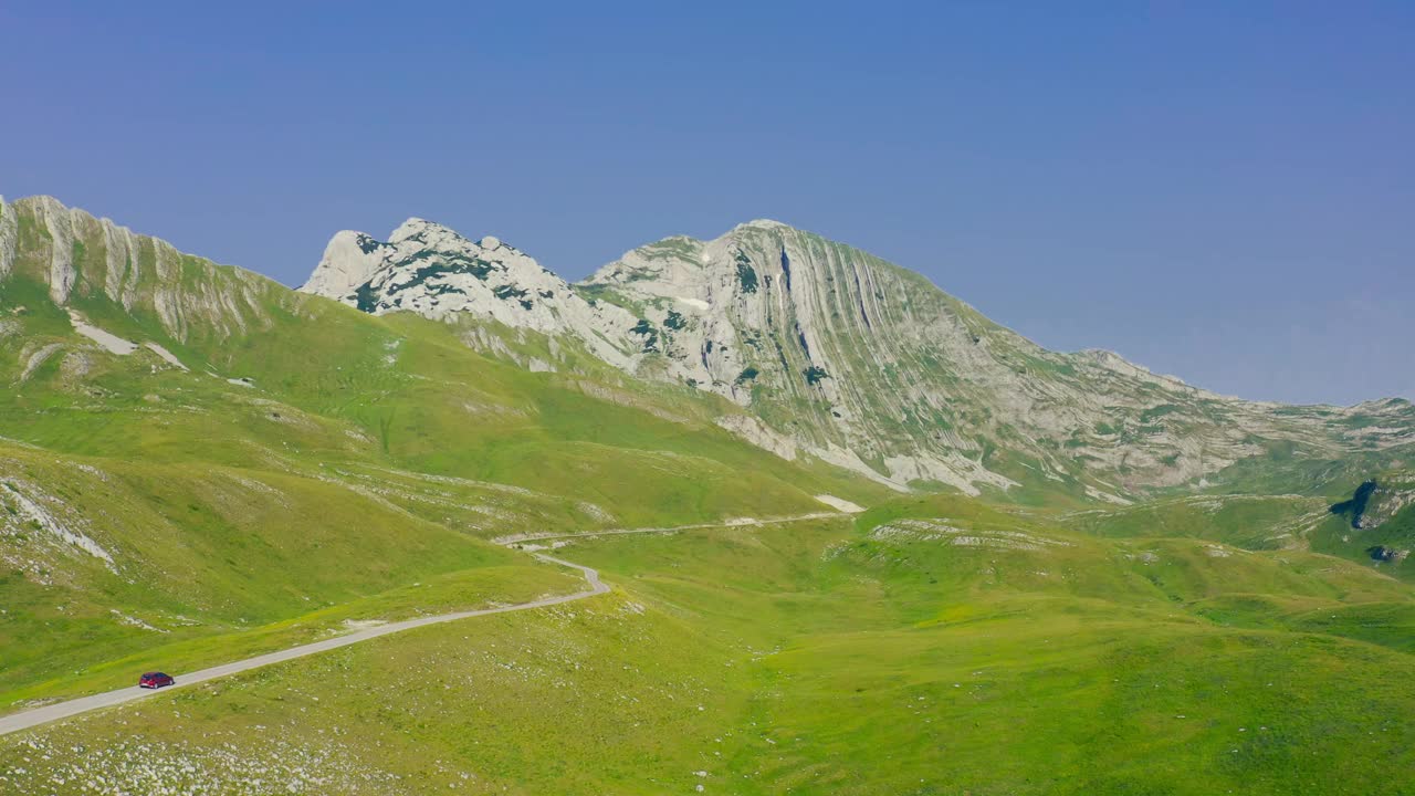 国家公园Durmitor鸟瞰图Prutash山，黑山的一个山口。视频素材