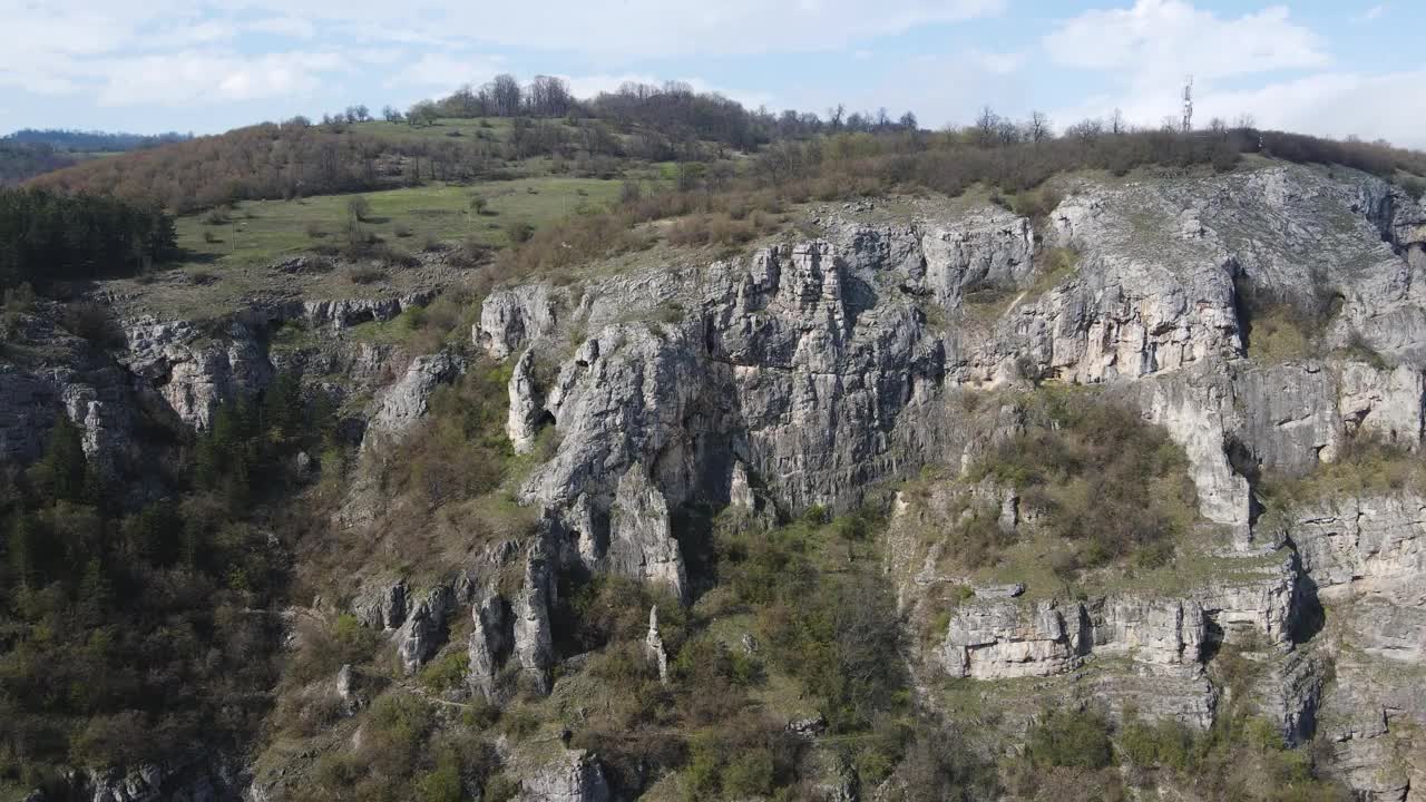 在伊斯卡尔河和峡谷的拉卡特尼克岩石，巴尔干山脉，保加利亚视频素材
