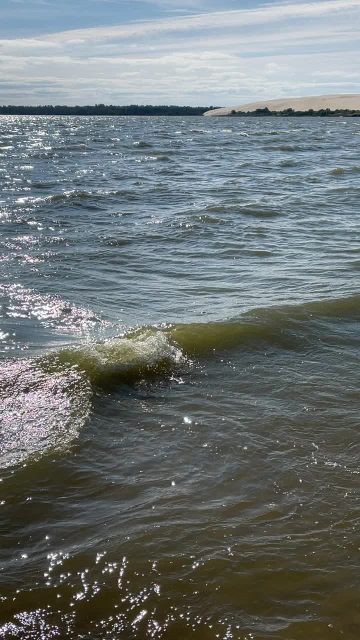 挥舞着泻湖视频素材