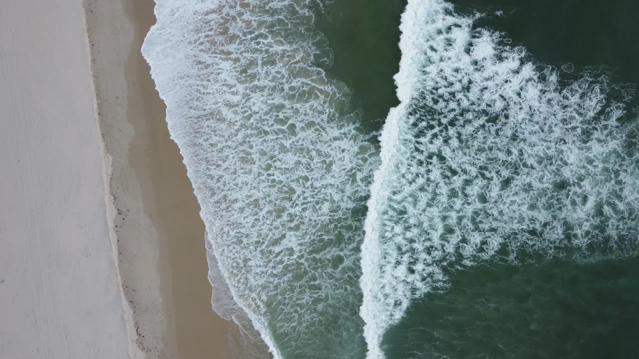 南斯特布鲁克岛和太平洋的冲浪海滩视频素材