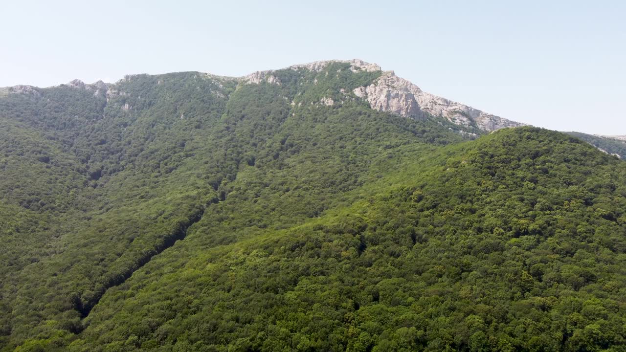 从空中看青山绿水视频素材