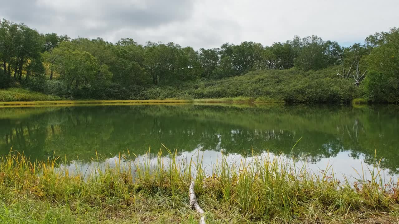 小北湖上的景观视频素材