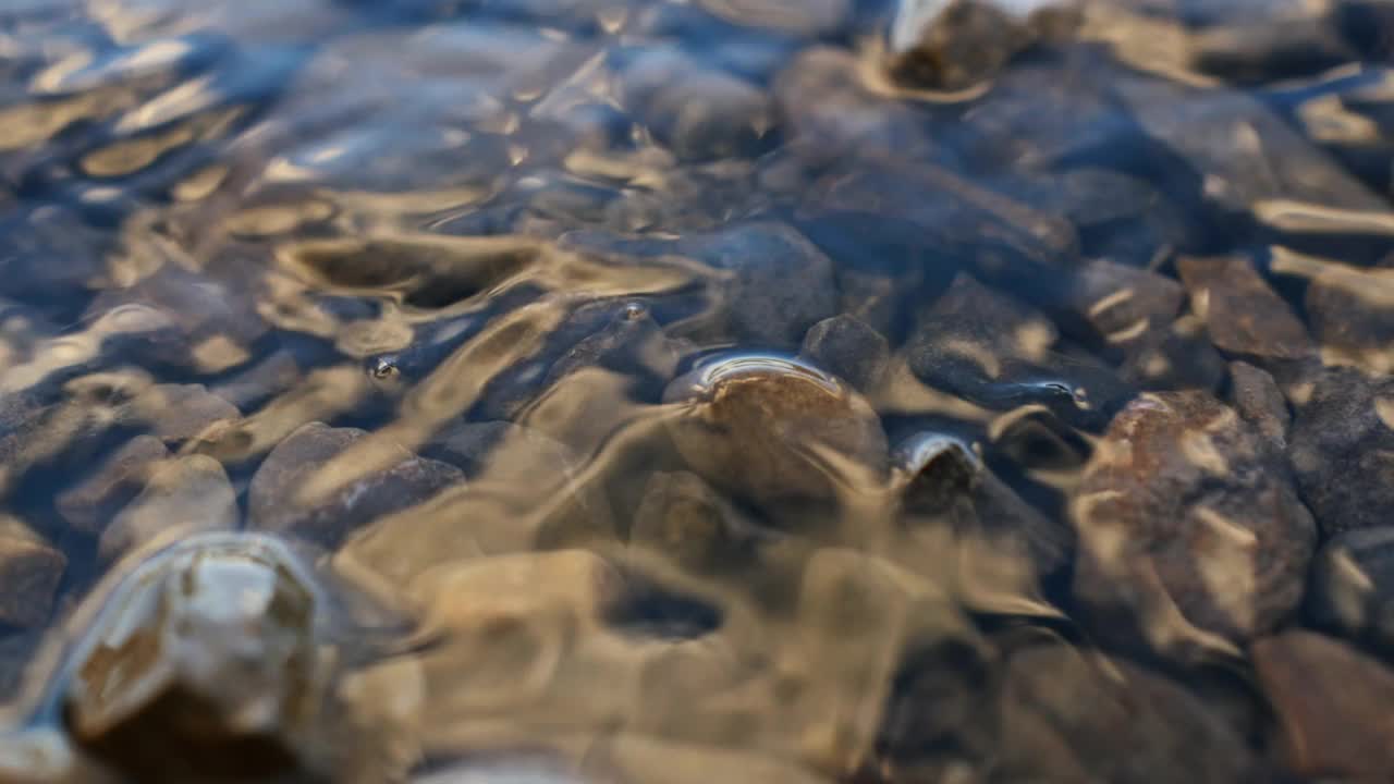 三姐妹山和峡湖在日出视频素材