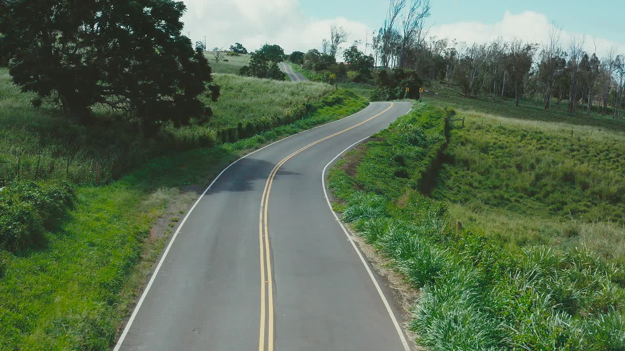 自行车手道路自行车的鸟瞰图视频素材