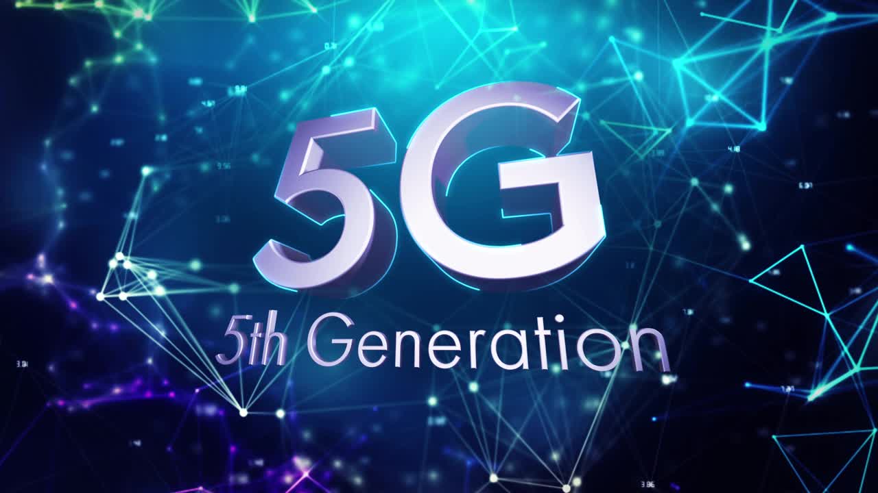 在黑色背景上通过网络连接的5g文本动画视频素材