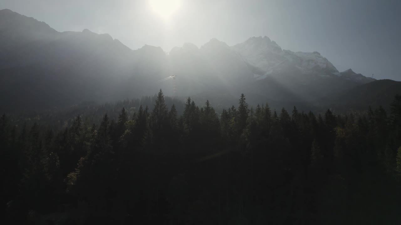 Zugspitze上空的太阳视频素材