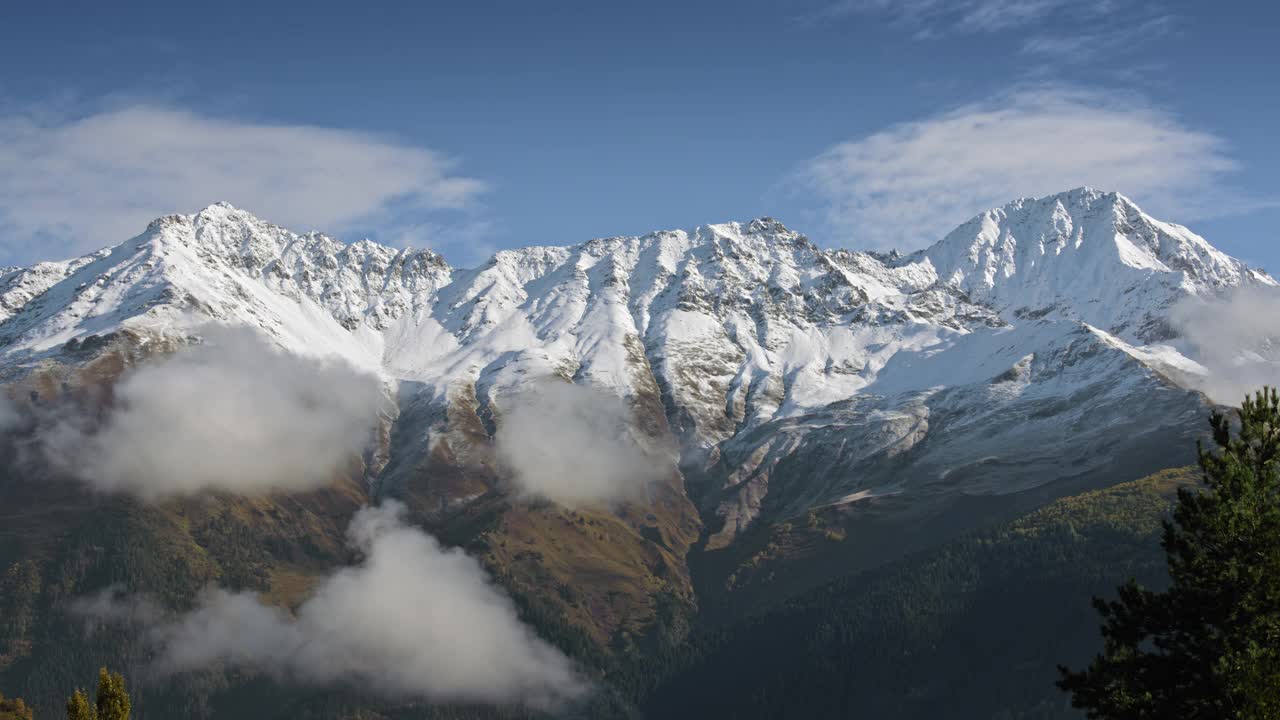 壮观的云和山景视频素材