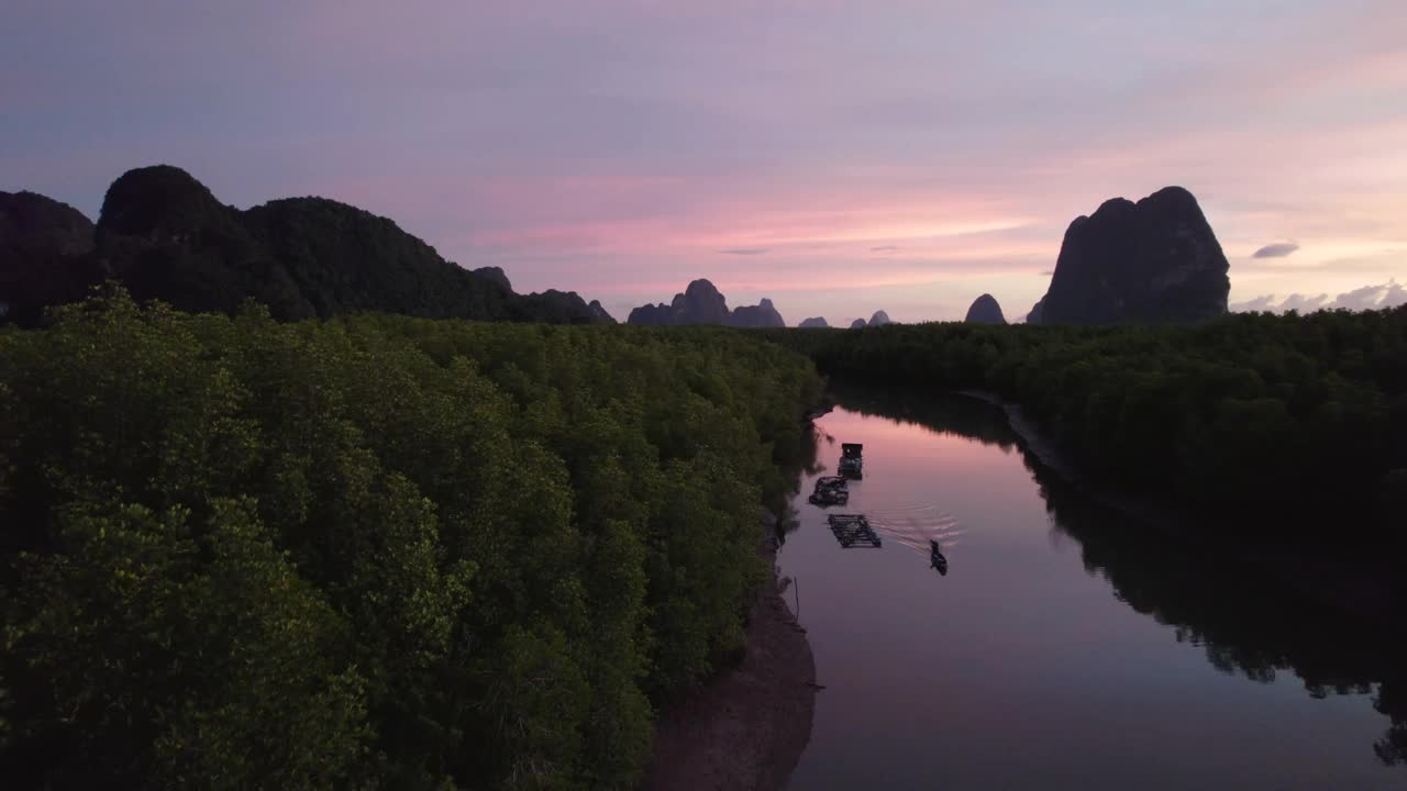 4K Footage Unseen Thailand:鸟瞰图曲线沿热带雨林在Phang nga湾“Samed nangchee”，泰国。视频下载