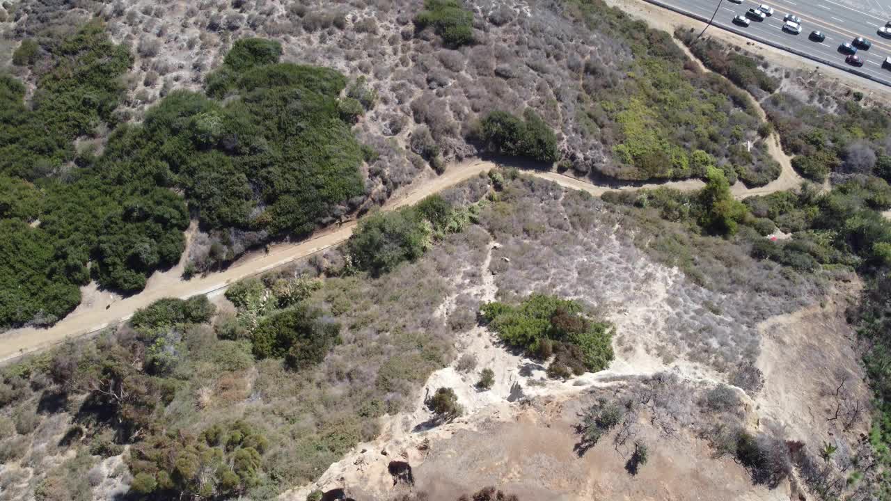 公路交通和太平洋，洛杉矶海岸视频素材